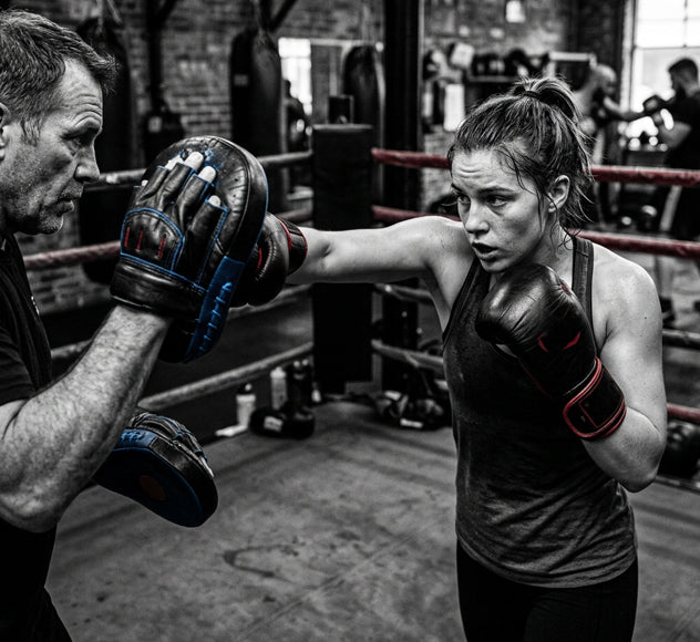 boxing combinations for beginners, practicing basic boxing combos and combo drills with gloves and a punching bag